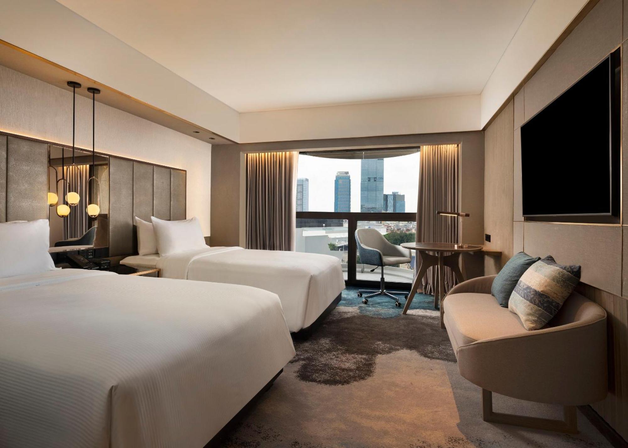 Hotel Sari Pacific 5*