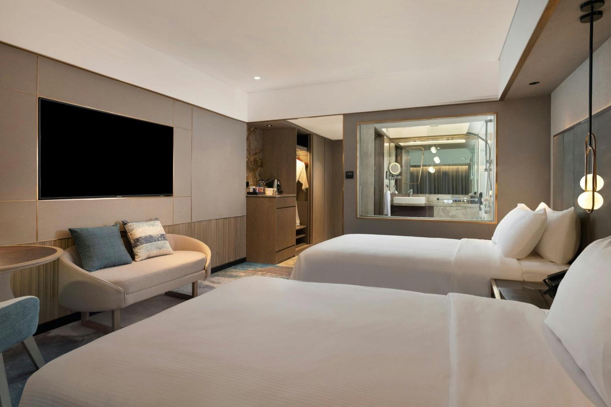Sari Pacific Hotel 5*